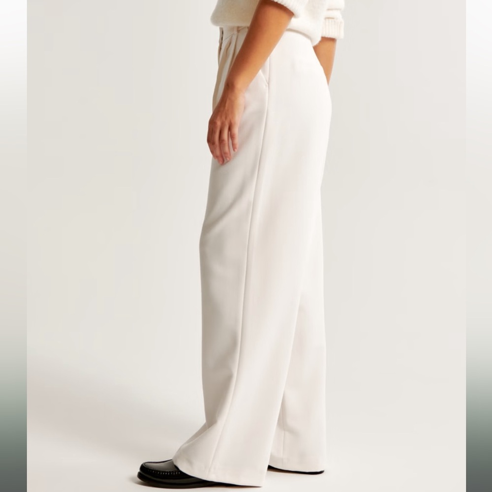 Abercrombie & Fitch Curve Love A&F Sloane Tailored Wide Leg Pant - Picture 2 of 11